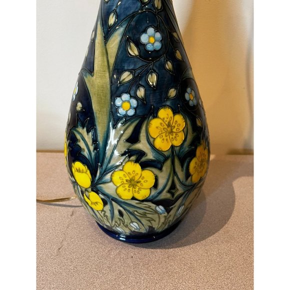 Vintage MOORCROFT POTTERY "BUTTERCUP" ceramic lamp blue with flowers rare! - Picture 5 of 16